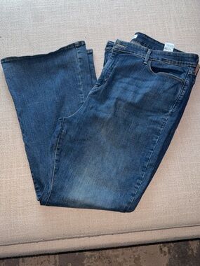 LEVI Women's Dark Blue Flared Jeans - Classic Wide Leg
